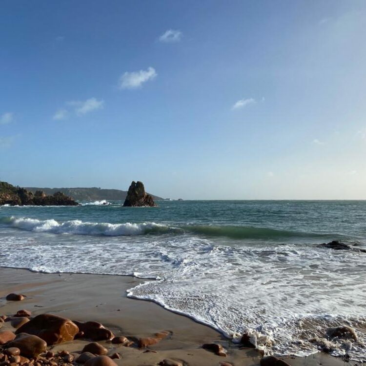 Description of 12 Bays of Jersey swimming challenge 2021 and what3word locations
